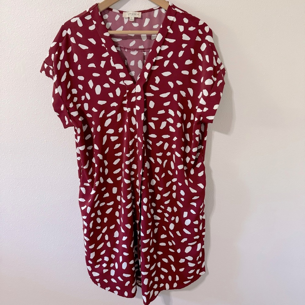 Umgee Dalmatian Print Short Folded Sleeve V-Neck … - image 2